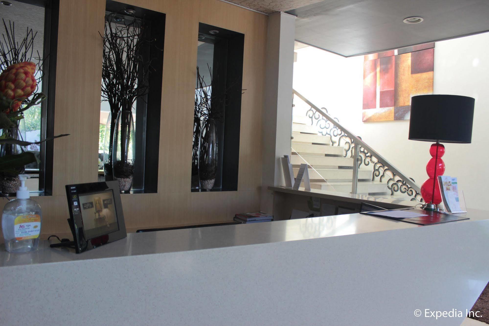 Segara Suites Olongapo City Exteriör bild