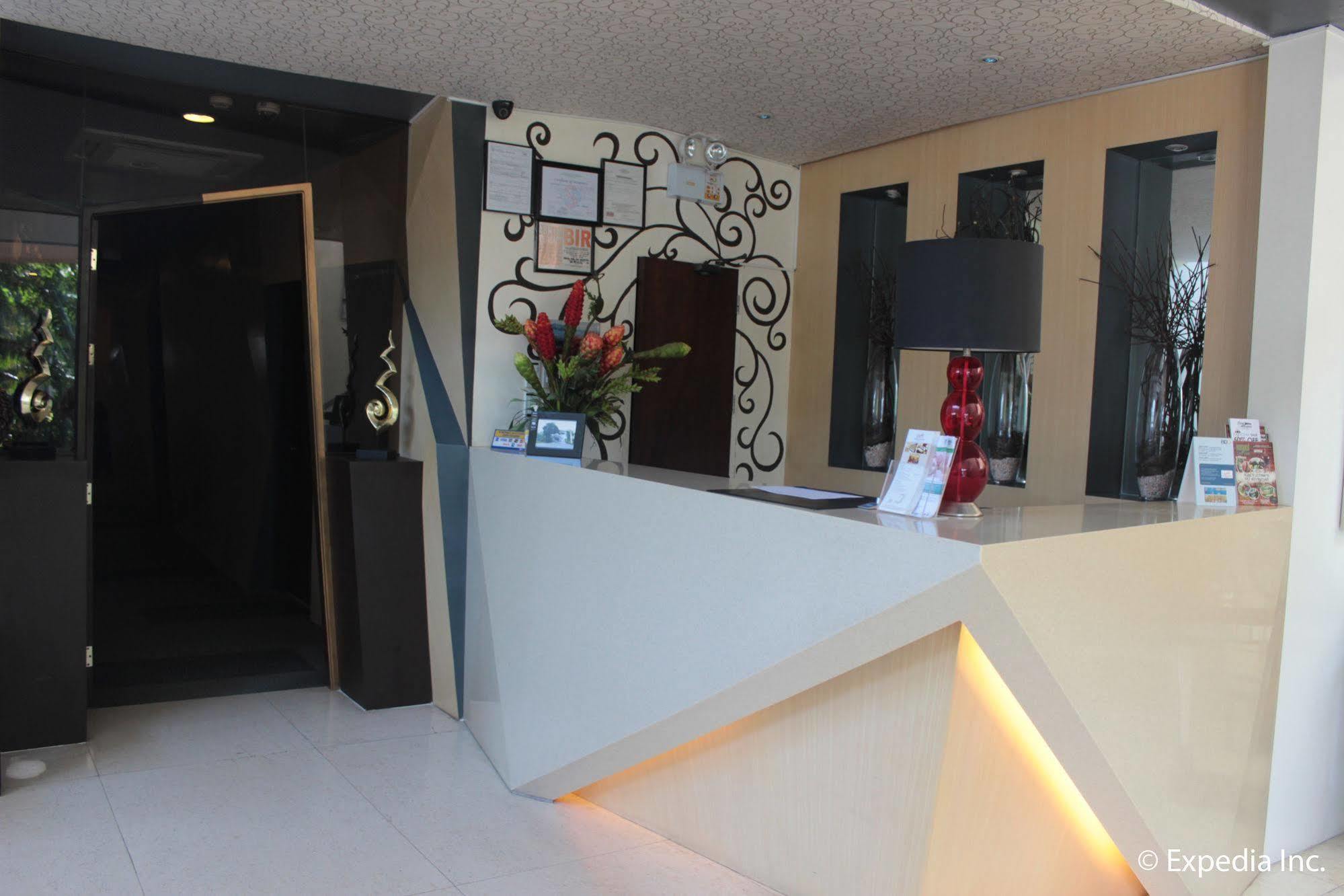 Segara Suites Olongapo City Exteriör bild