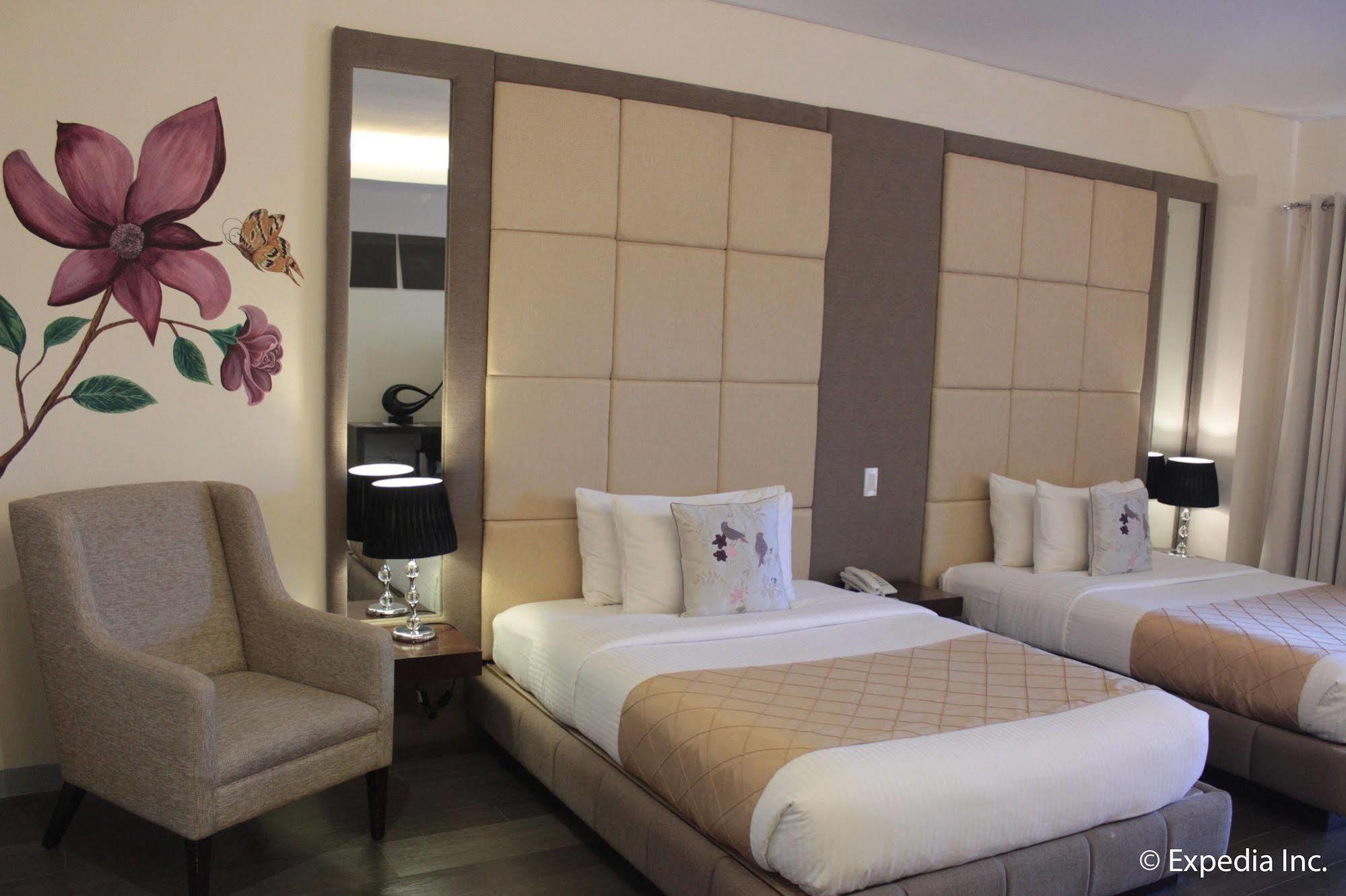 Segara Suites Olongapo City Exteriör bild