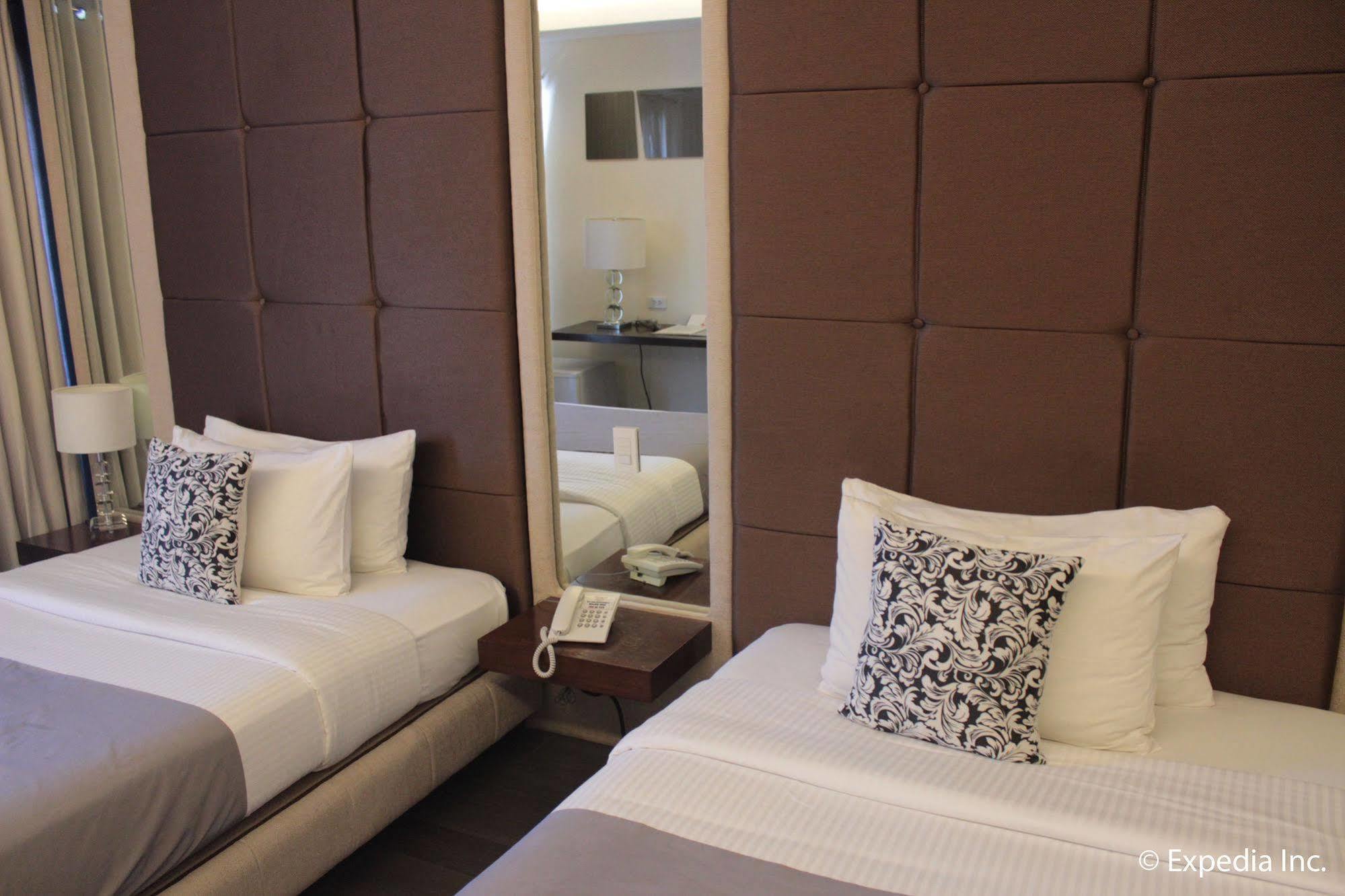Segara Suites Olongapo City Exteriör bild